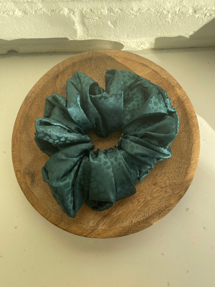 Kurvy Kouture XL Scrunchies - Satin feel