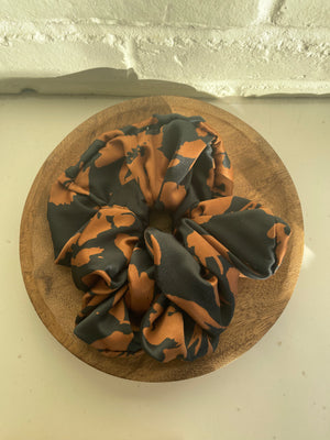 Kurvy Kouture XL Scrunchies - Satin feel