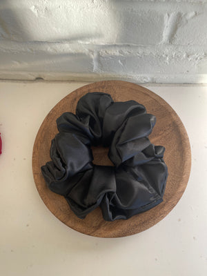 Kurvy Kouture XL Scrunchies - Satin feel