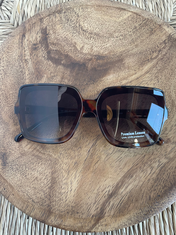 Whitney Oversized Sunglasses - Kurvy Kouture Co